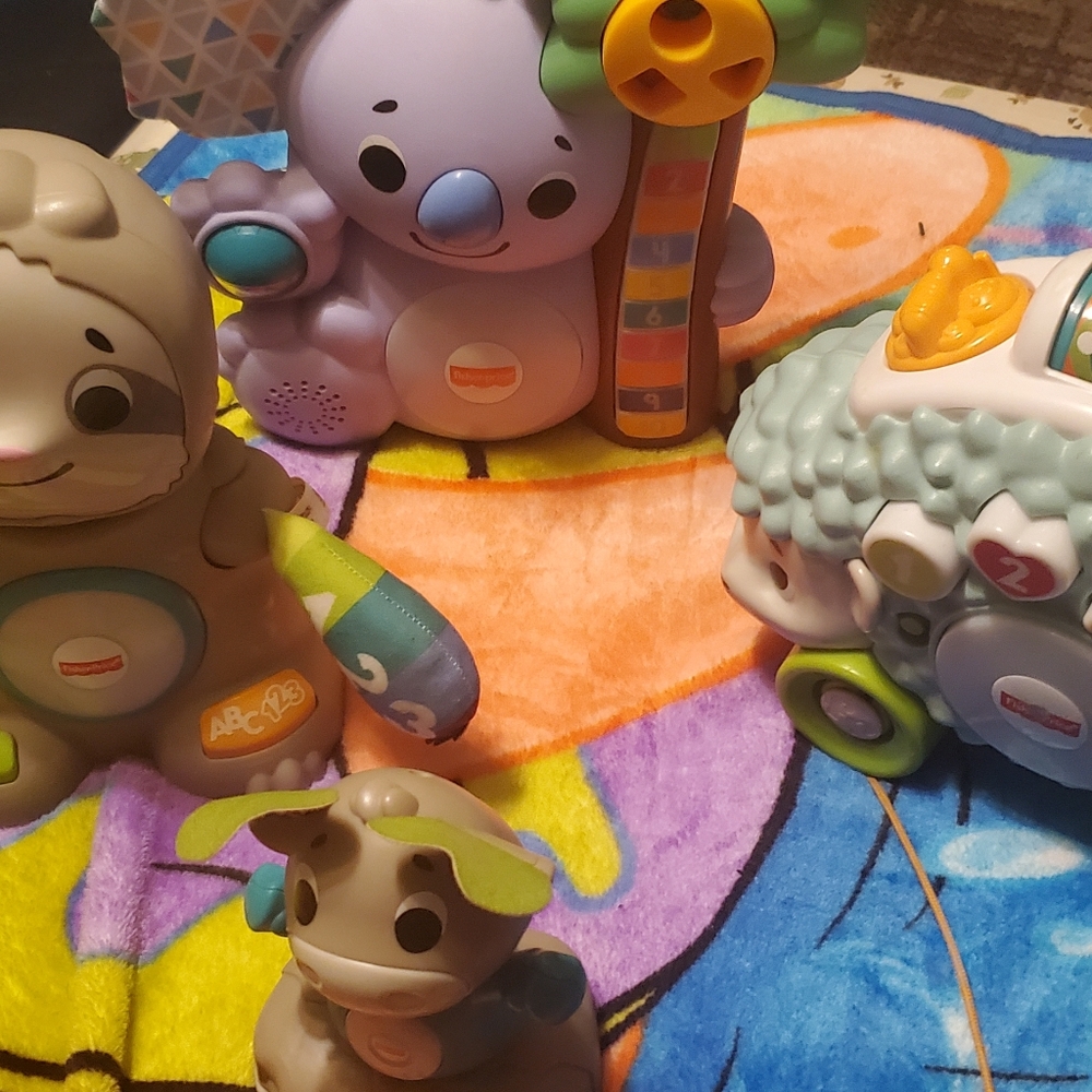 Linkable toys